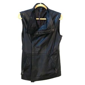 Kenna-T Asymmetric Zip Leather Vest size Medium